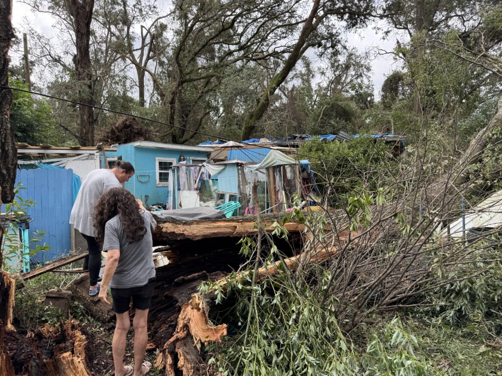 After Hurricane Isaias, neighbors reckon with damage to their homes in Pensacola — Florida Phoenix, Oviedo Business news