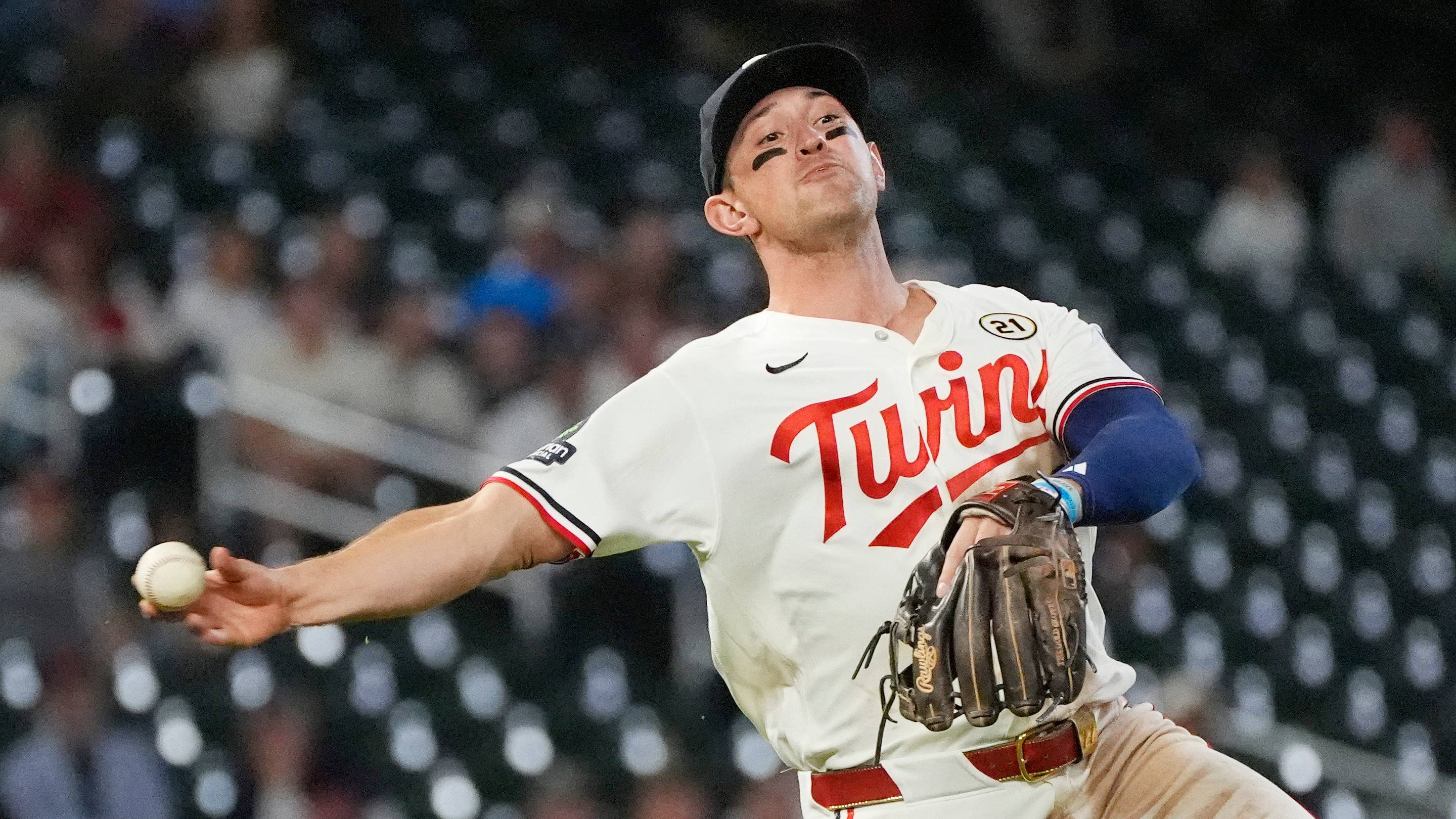 Brooks Lee's Gold Glove nomination further vindicates Twins' decision to move him to third base — Puckett's Pond (Twins), Oviedo Sports news