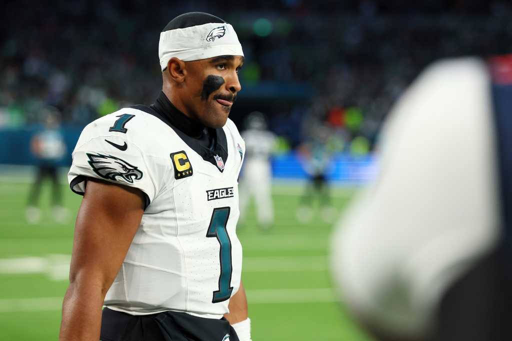 Dr. Syed Zaidi with Orlando Health discusses blood clots after Jalen Hurts' diagnosis — WESH 2 Orlando, Oviedo Health news