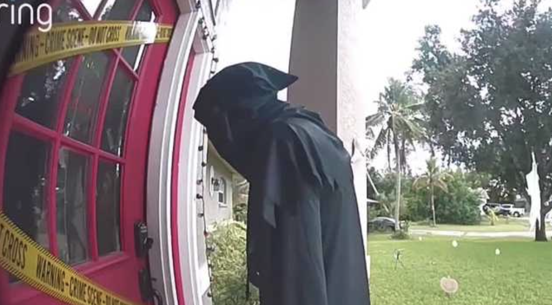 Child dressed as Grim Reaper startles Florida neighbors — Oviedo Community news