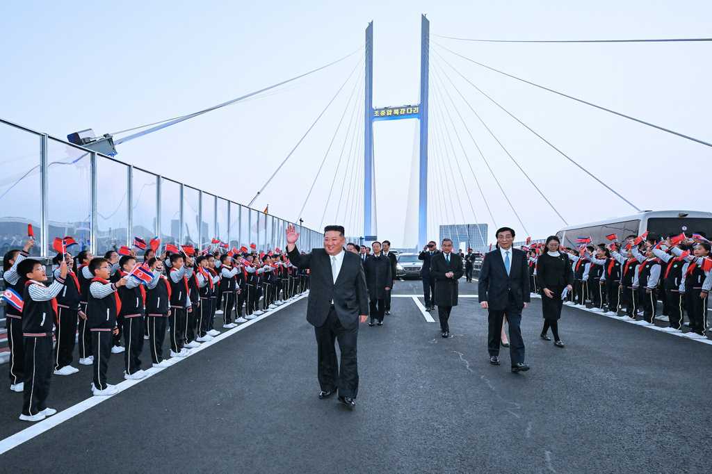 North Korean leader Kim Jong Un visits China to inaugurate a new cross-border bridge — WESH 2 Orlando, Oviedo Community news