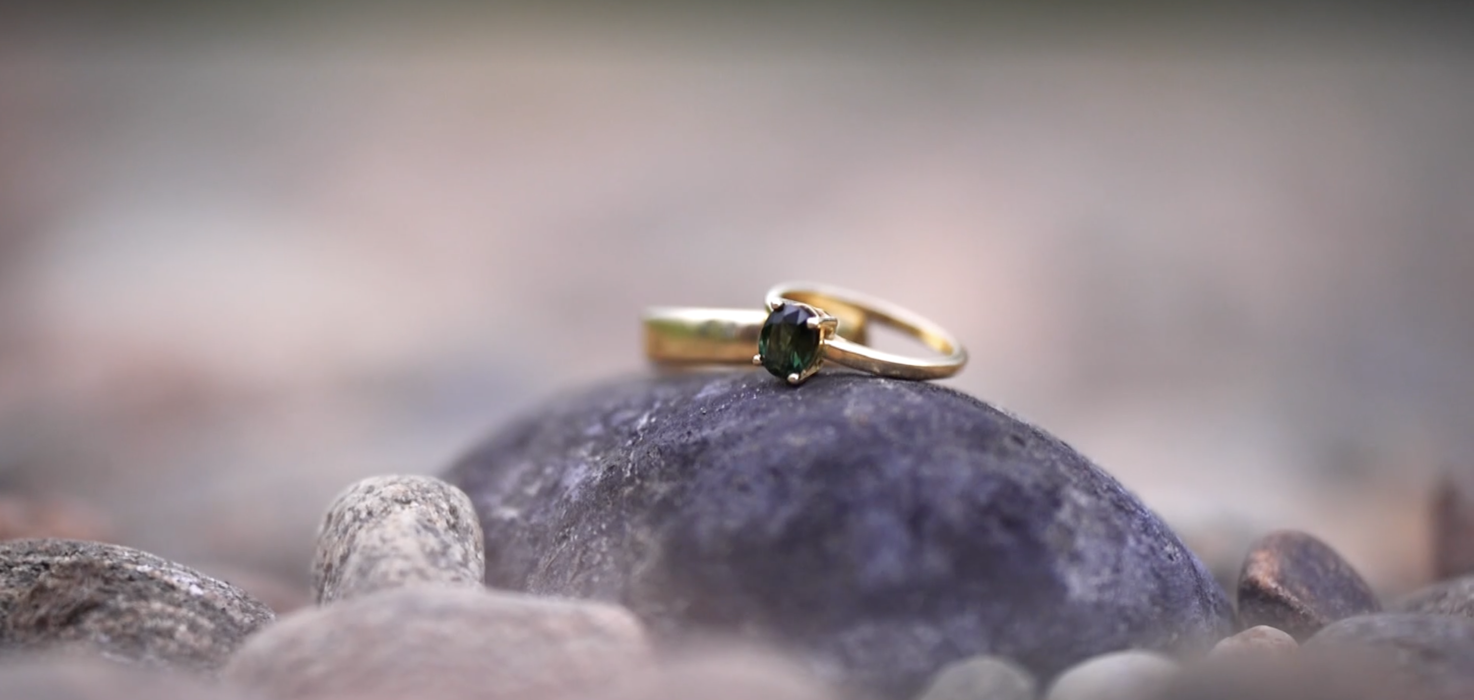 'I'm with the right guy': Man spends months panning for gold to craft engagement ring — Oviedo Community news