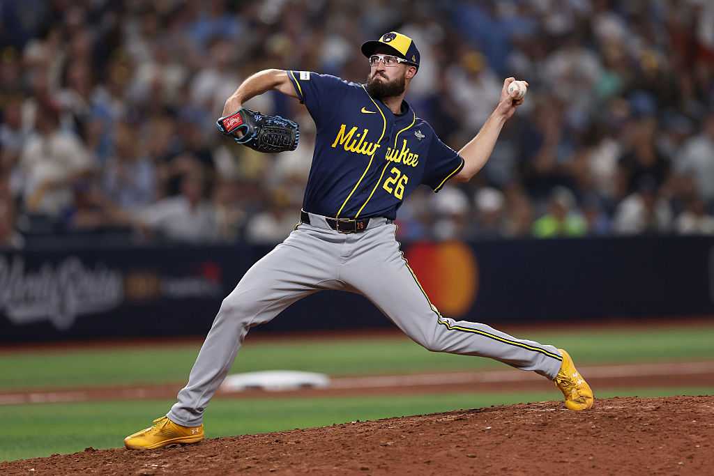 Brewers relief pitcher breaks postseason record — Oviedo Sports news