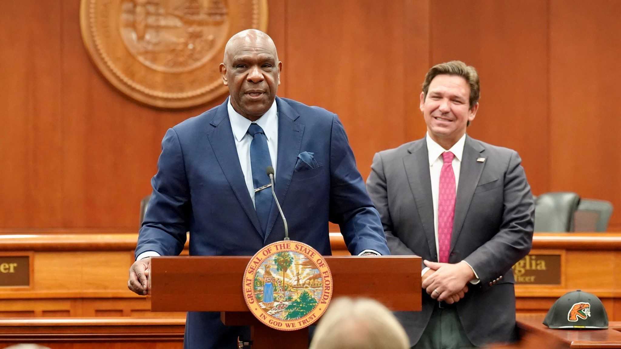 Florida Gov. Ron DeSantis honors baseball legend Andre Dawson — WESH 2 Orlando, Oviedo Community news