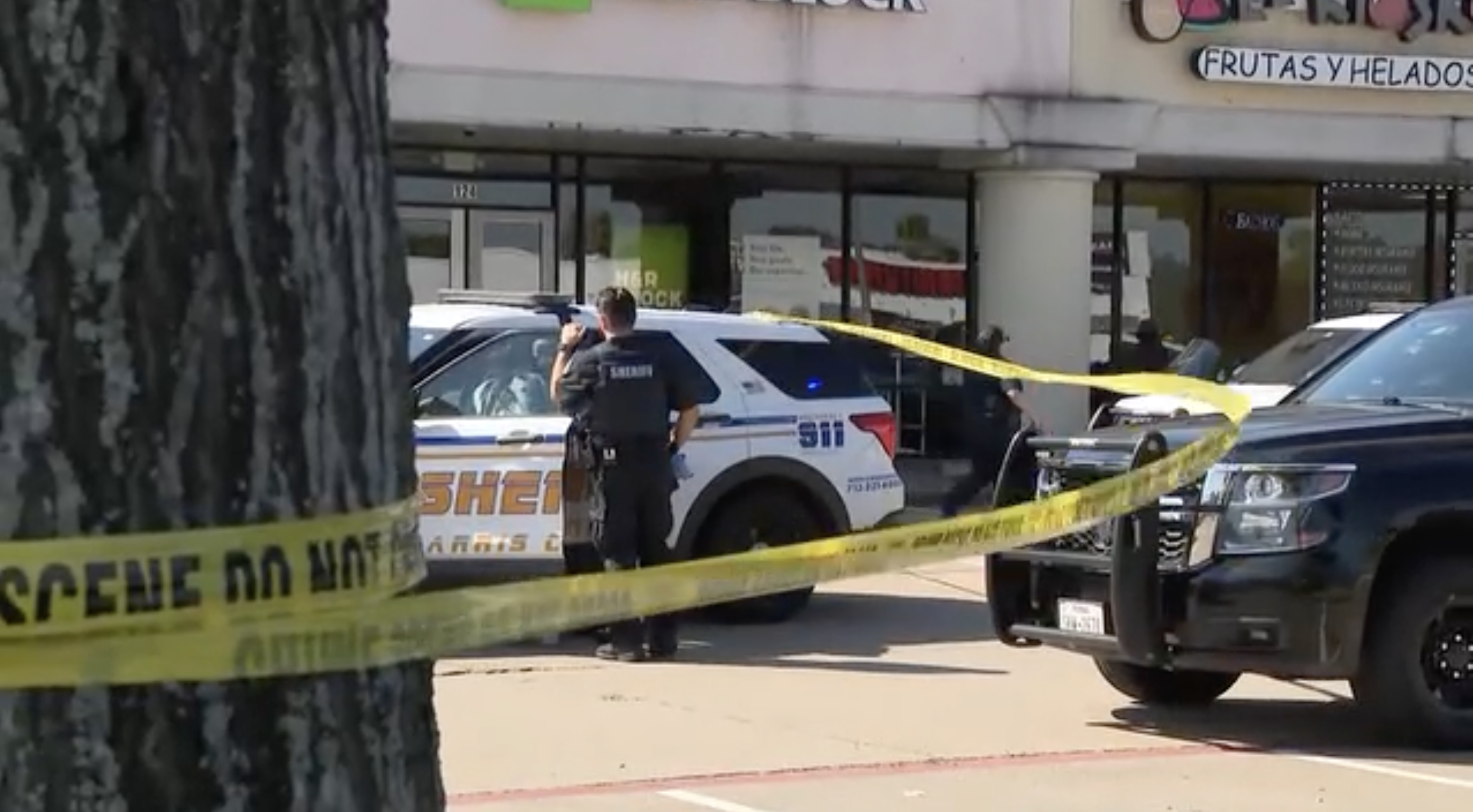 Man has broken leg after being struck by ICE vehicle in parking lot — WESH 2 Orlando, Oviedo Community news