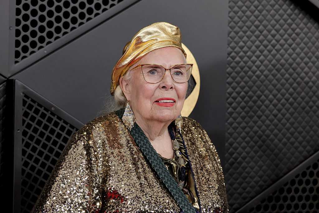 Joni Mitchell is now an American citizen, six decades after moving to the US — WESH 2 Orlando