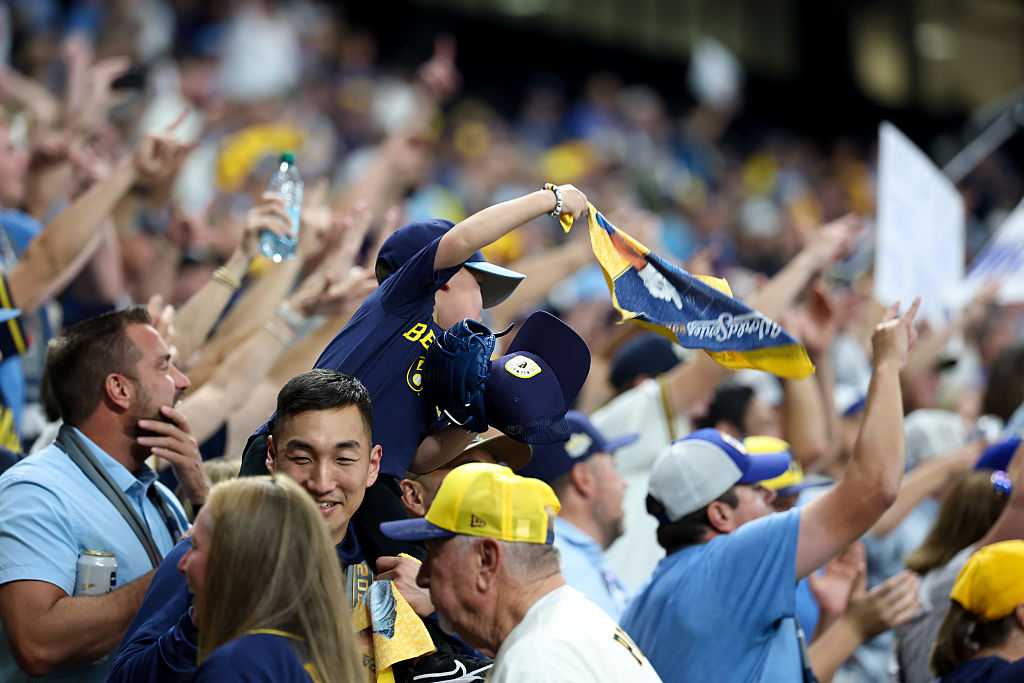 Rays fans say at least Brewers fans are 'being nice' — Oviedo Community news