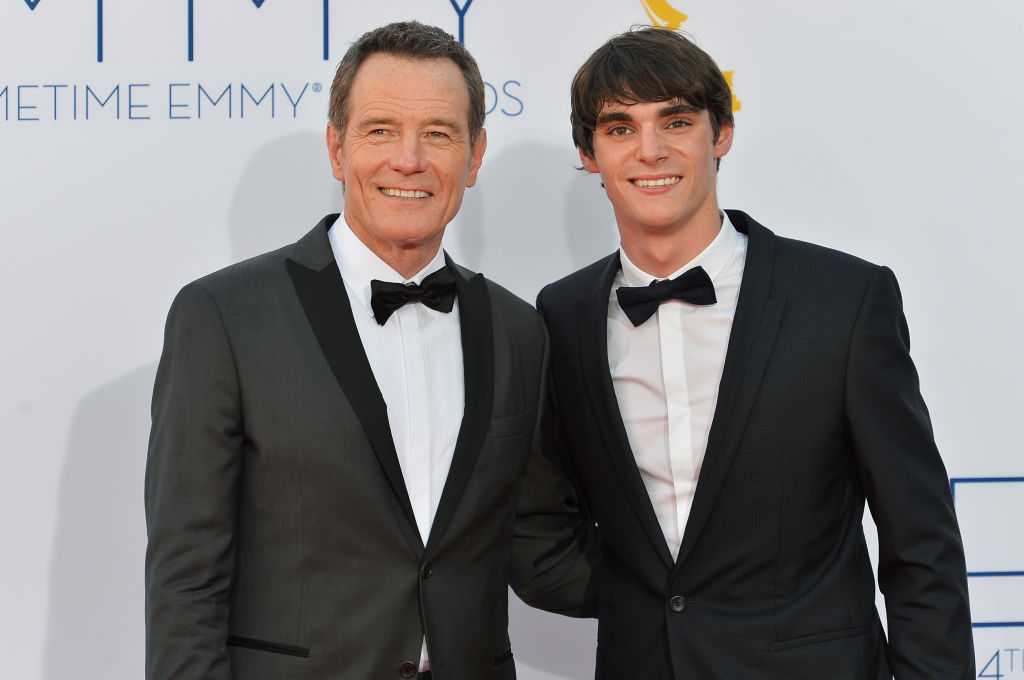 'I'm in deep despair': Bryan Cranston remembers 'Breaking Bad' TV son, RJ Mitte — WESH 2 Entertainment Orlando, Oviedo Arts news