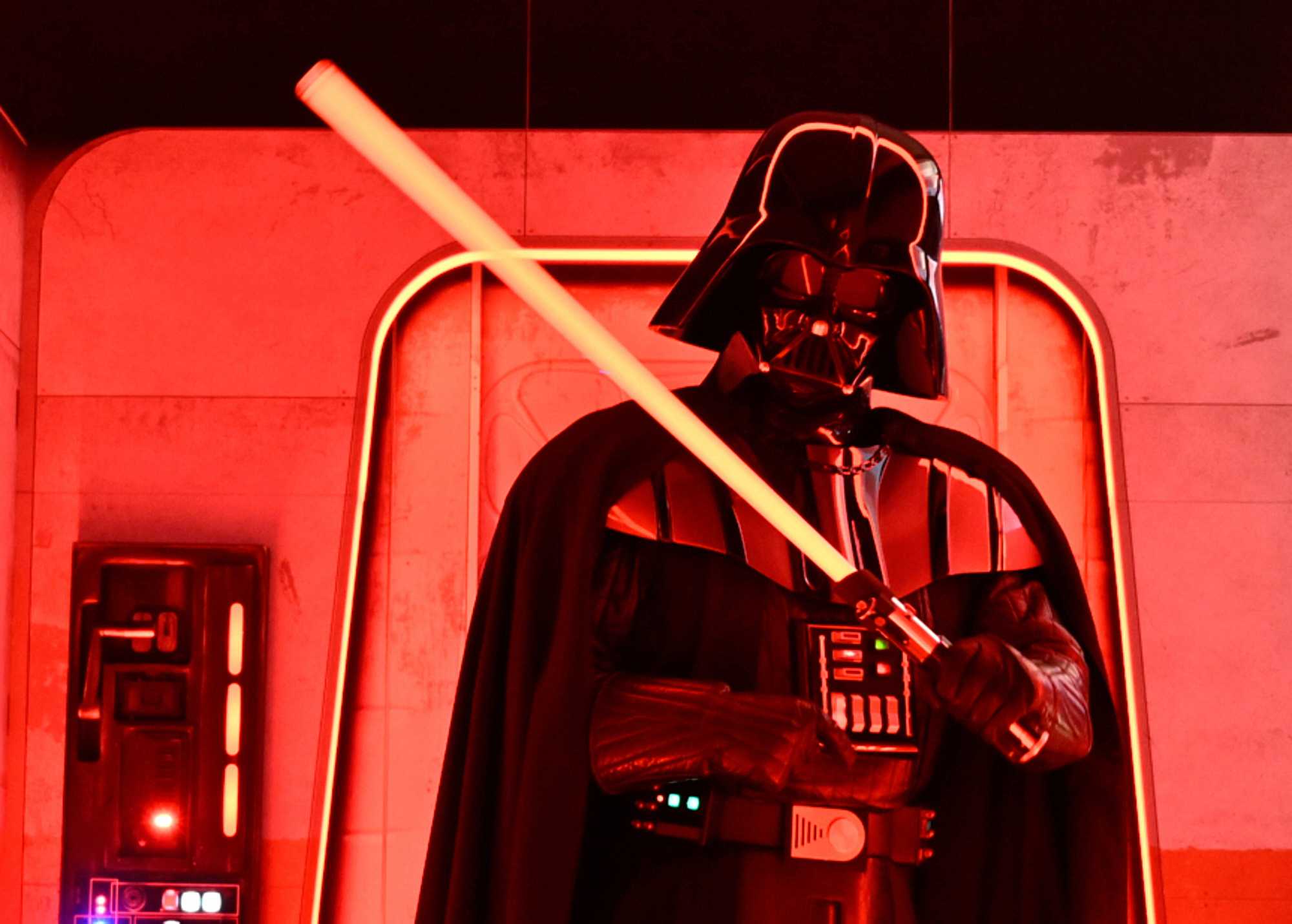 Lightsaber Darth Vader used in 'Empire Strikes Back' goes up for auction — WESH 2 Orlando, Oviedo Community news