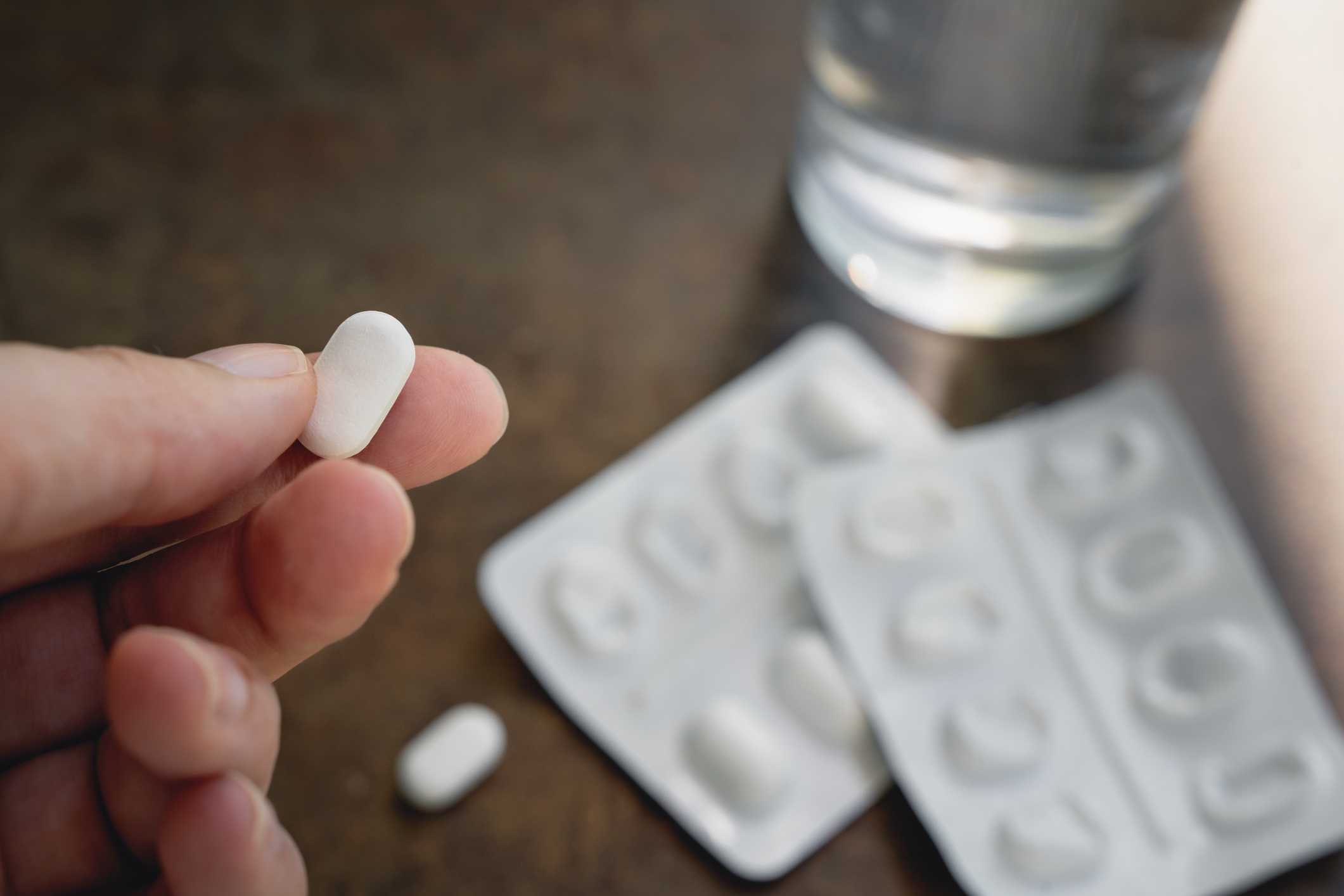 Reports of discolored tablets lead FDA to recall Amazon-branded acetaminophen bottles — WESH 2 Orlando, Oviedo Community news