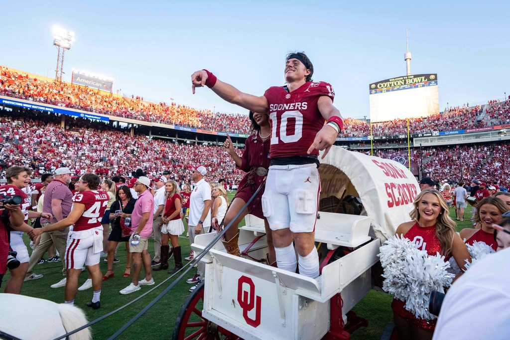 Oklahoma upsets No. 1 Texas — WESH 2 Orlando, Oviedo Sports news