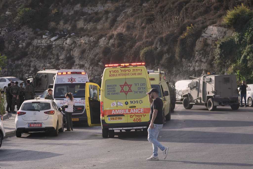 Netanyahu's office orders closure of West Bank after soldiers kill 2 men behind an alleged attack — WESH 2 Orlando, Oviedo Community news