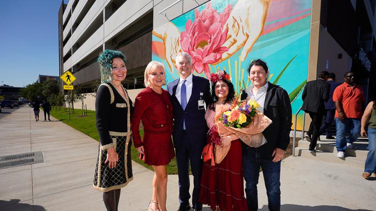 New operating rooms, murals and 969 parking spaces mark Methodist Metropolitan expansion milestone — KENS 5 (San Antonio), Oviedo Arts news